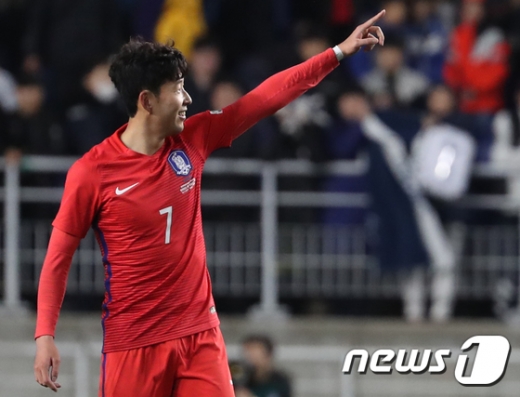 26일 오후 8시 서울 상암 월드컵경기장에서 콜롬비아와 평가전에서 선제골을 기록한 대한민국의 손흥민. /사진=뉴스1