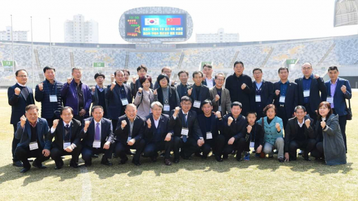 지난 26일 화성종합경기타운에서 열린 화성시- 형대시 우호 증진 바둑 교류전 단체 기념촬영 모습. / 사진제공=화성시 