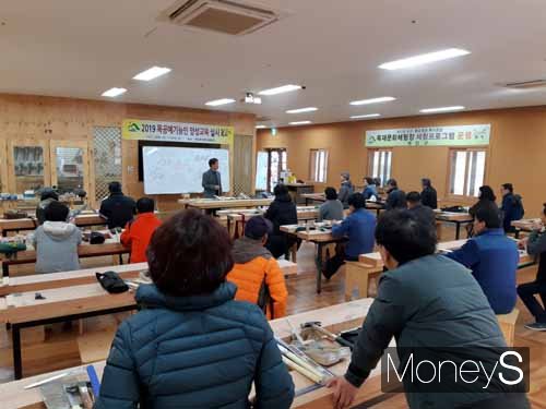 목공예기능인 양성교육 개강식 모습 /사진=영암군 제공