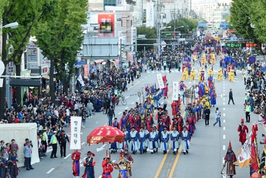 지난해 열린 제55회 수원화성문화제 정조대왕 능행차. / 사진제공=수원시