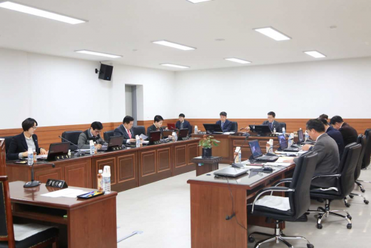 운영위원회를 열고 있는 남양주시의회. / 사진제공=남양주시의회 