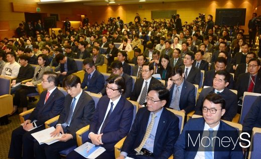 [머니S포토] 긴장감 흐르는 아시아나 주주총회