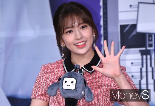 [머니S포토] 아이즈원 안유진, 활짝 핀 꽃미모