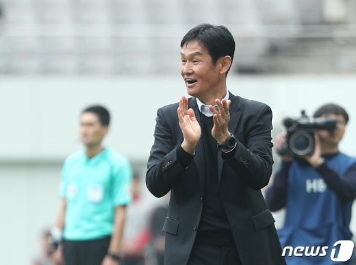 최용수 FC서울 감독. /사진=뉴스1 신웅수 기자