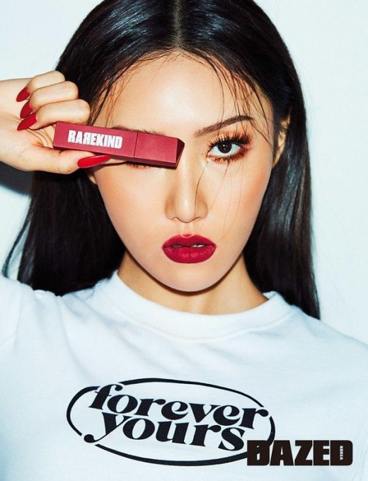 [★화보] '마마무' 화사, 섹시 화사한 립메이크업