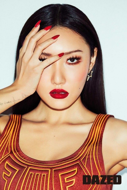 [★화보] '마마무' 화사, 섹시 화사한 립메이크업