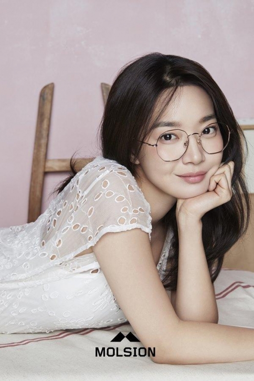 [★화보] 신민아, 러블리한 아이웨어룩