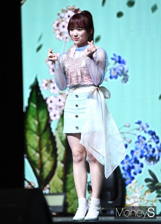 [머니S포토] 아이즈원 야부키 나코 '깜찍한 포켓걸'