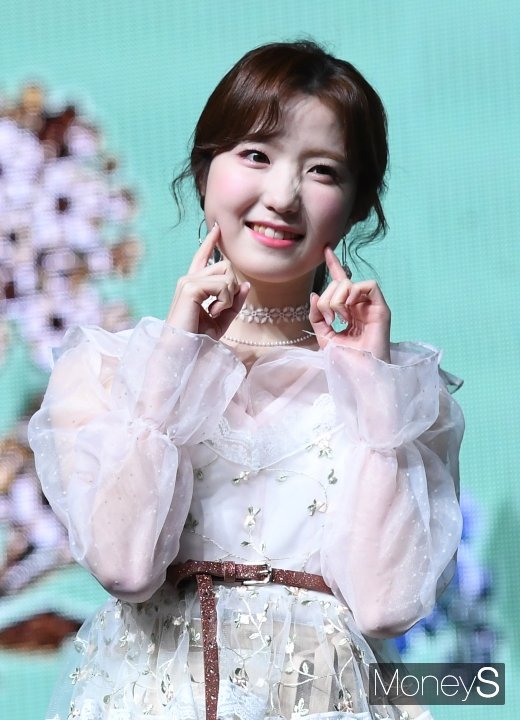 [머니S포토] 아이즈원 혼다 히토미 '귀엽고 깜찍하게'