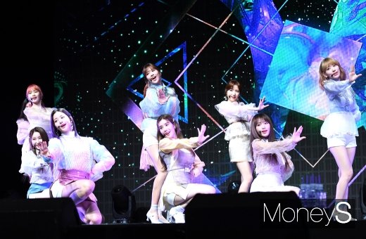 [머니S포토] 아이즈원, 거부할 수 없는 매력