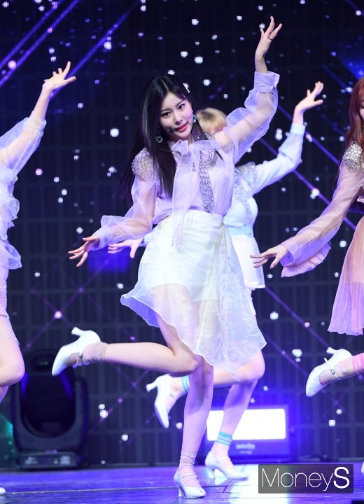 [머니S포토] 아이즈원 강혜원 '엣지 있게'