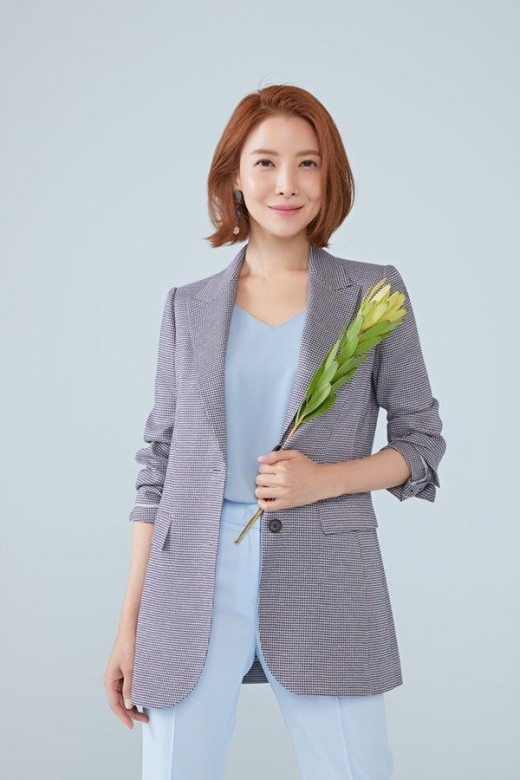 [★화보] 윤세아, 청량감 넘치는 우아한 여름패션