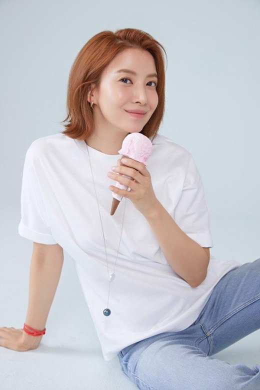 [★화보] 윤세아, 청량감 넘치는 우아한 여름패션