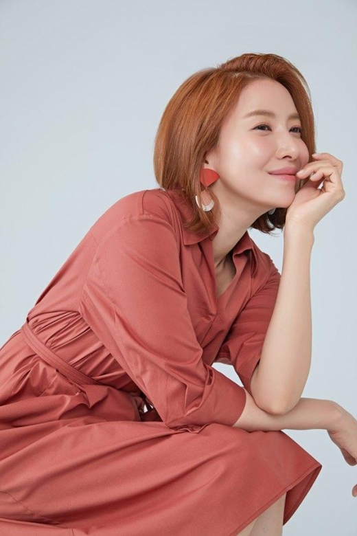 [★화보] 윤세아, 청량감 넘치는 우아한 여름패션