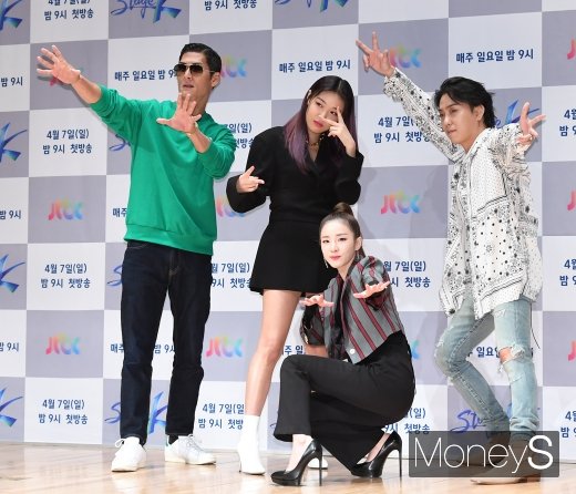 [머니S포토] 박준형·유빈·산다라박·은지원 '90년대 아이돌 느낌으로'