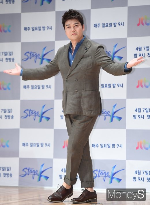 [머니S포토] 전현무 '결별 후 태연하게'