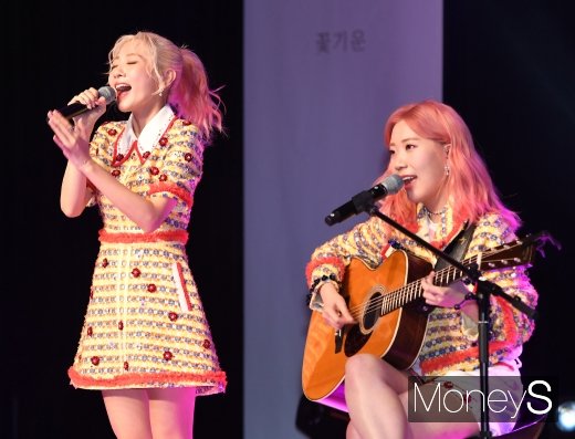 [머니S포토] 볼빨간사춘기 '찰떡 호흡'