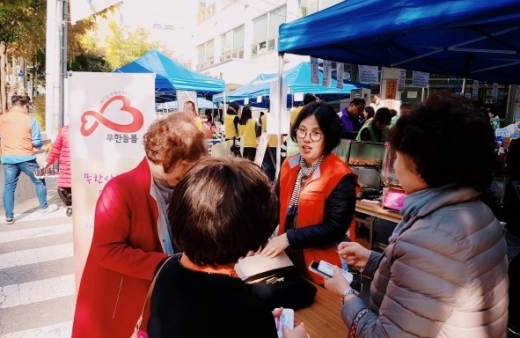 ▲ 경기도는 지난해 11월부터 지난 2월까지 3개월간 ‘겨울철 복지사각지대 발굴·지원 대책’을 추진, 총 13만8,235가구에 달하는 도내 취약계층에 220억3,300만 원을 지원했다고 3일 밝혔다. / 사진제공=경기도