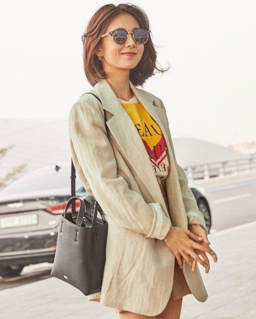 [★공항패션] 백진희, 자켓 활용한 감각적인 봄 여성 패션