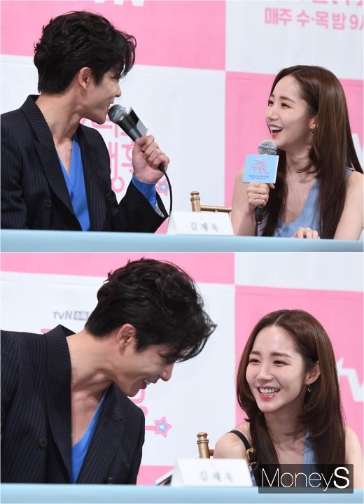 [머니S포토] 김재욱·박민영 '티격태격 로맨스'