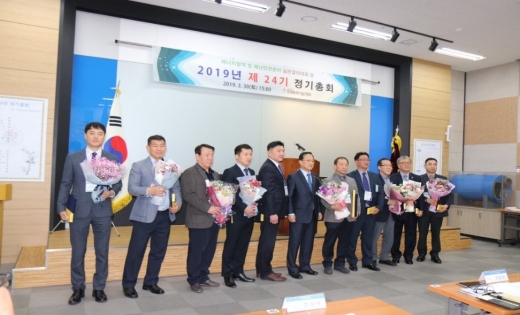 지대식 삼진제약 공무부 과장이 연료비 절감 공로로 한국에너지공단 이사장을 수상했다. /사진=삼진제약