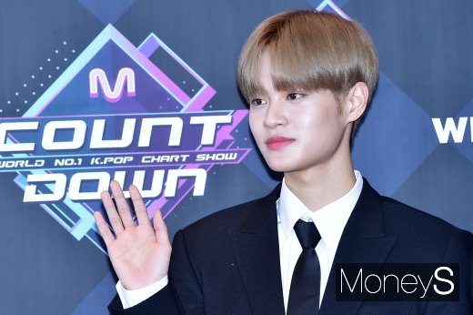 [머니S포토] 워너원 출신 이대휘, 오늘부터 엠카 MC로 무대 나서