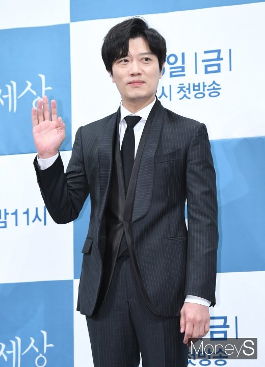 [머니S포토] 박희순, 중년의 멋