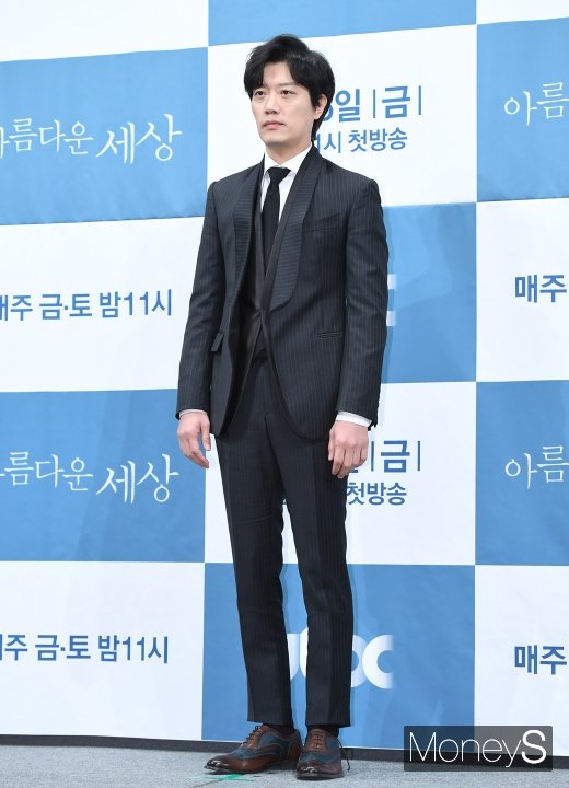 [머니S포토] 박희순, 무표정한 신사