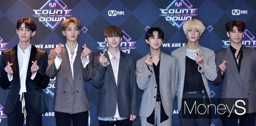 [머니S포토] 보이그룹 VAV, '깔끔한 슈트룩'