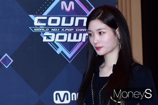 [머니S포토] 다이아 정채연, '눈부신 백옥 피부'