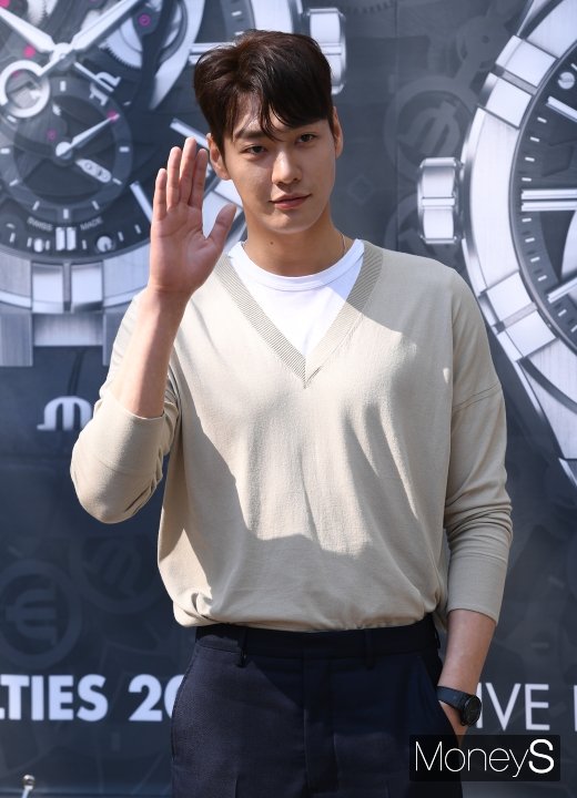 [머니S포토] 김영광, 손바닥만한 작은 얼굴