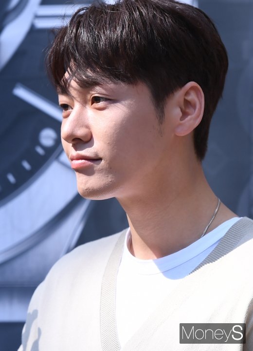 [머니S포토] 김영광, 날렵한 턱선