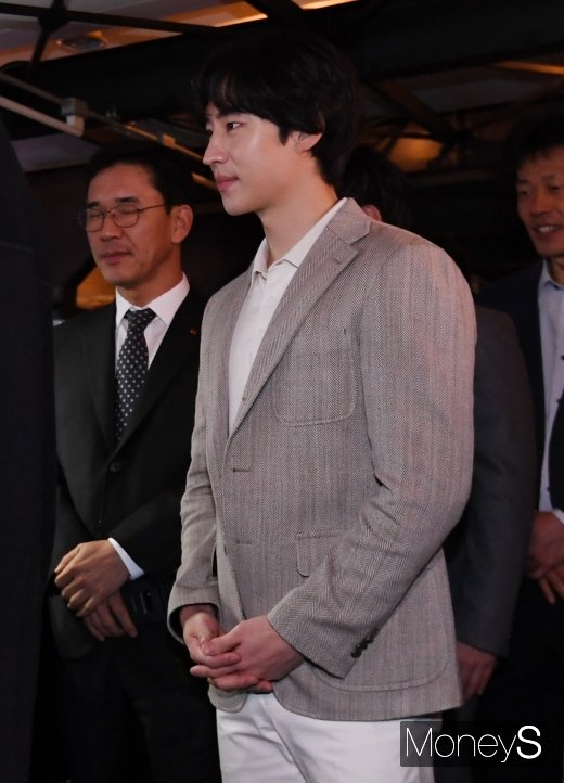 [머니S포토] 이제훈, 아침부터 훈훈한 비주얼