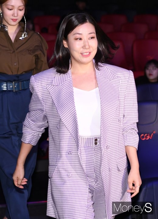 [머니S포토] 라미란, 확 달라진 분위기
