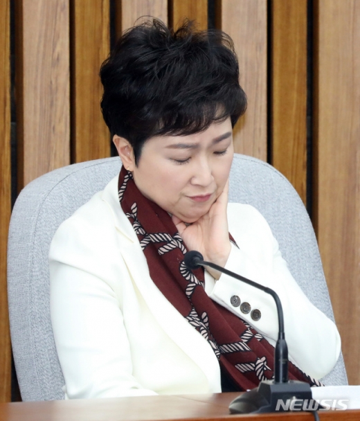 5일 오전 서울 영등포구 여의도 국회에서 열린 바른미래당 의원총회에 바른미래당 이언주 의원이 참석해 자리에 앉아 있다. /사진=뉴시스