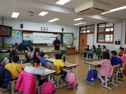 ▲ 남양주시(시장 조광한) 풍양보건소는 저출산 극복 인식개선 및 친가족문화 조성을 위해 5일 풍양초등학교를 시작으로 눈높이 인식개선 교육을 실시 한다. / 사진제공=남양주시