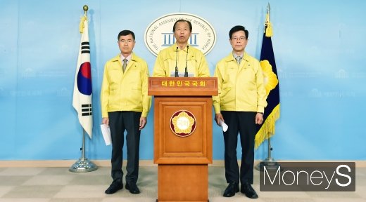 [머니S포토] 최문순, 