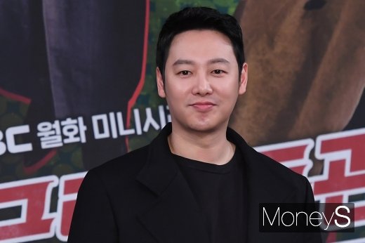 [머니S포토] 김동욱, 후덕해진 얼굴