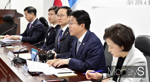 [머니S포토] 고교무상 교육 당정청 협의, 조정식 정책위의장 발언