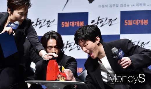 [머니S포토] 영화 악인전 제작보고, 승부욕 엿보인 김무열