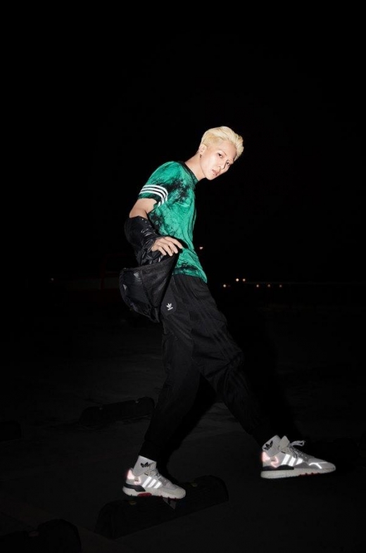 아디다스 오리지널스, '위너' 송민호 강승윤 참여 '나이트 조거' 캠페인 론칭 기념 전시회 개최