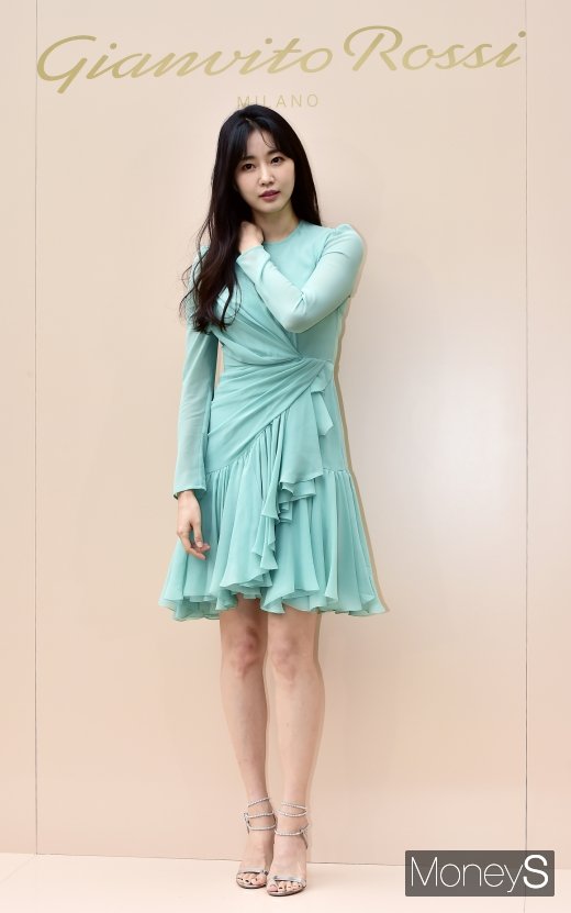 [머니S포토] 김사랑, '반박불가 우월미모'