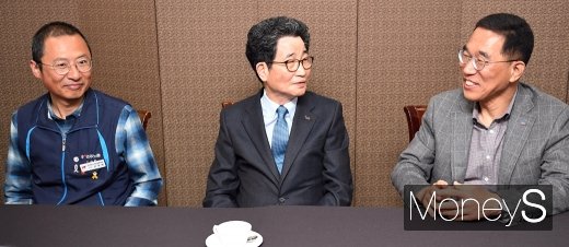 [머니S포토] 제10차 일자리위원회, 한자리에 모인 양대 노총