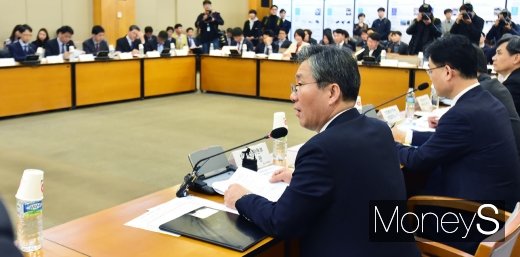 [머니S포토] 성윤모 장관, 