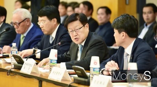 [머니S포토] 수출업계 관련 입 뗀 김영주 무역협회장