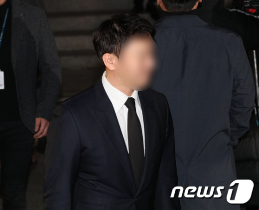 가수 승리와 함께 카카오톡 단체 대화방에 참여하며 성매매를 알선했다는 의혹을 받는 유인석 유리홀딩스 대표. /사진=뉴스1 