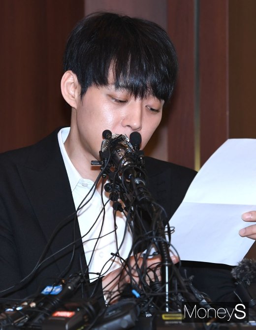 [머니S포토] 박유천 '저는 A씨가 아닙니다'