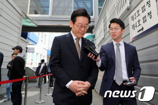이재명 경기도지사가 지난 11일 오후 수원지방법원 성남지원에서 열리는 18차 공판에 출석하고 있다. / 사진=뉴스1