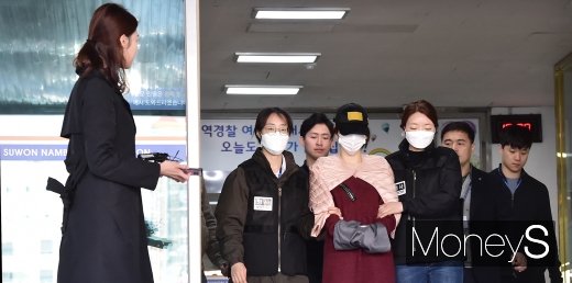 [머니S포토] '마약 진실게임' 남기고 검찰로 송치된 황하나
