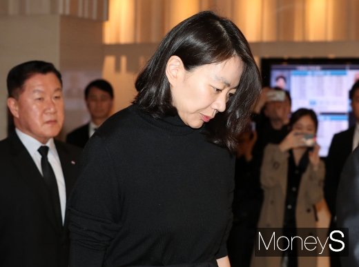 [머니S포토] 아버지 빈소 찾은 조현아 전 대한항공 부사장